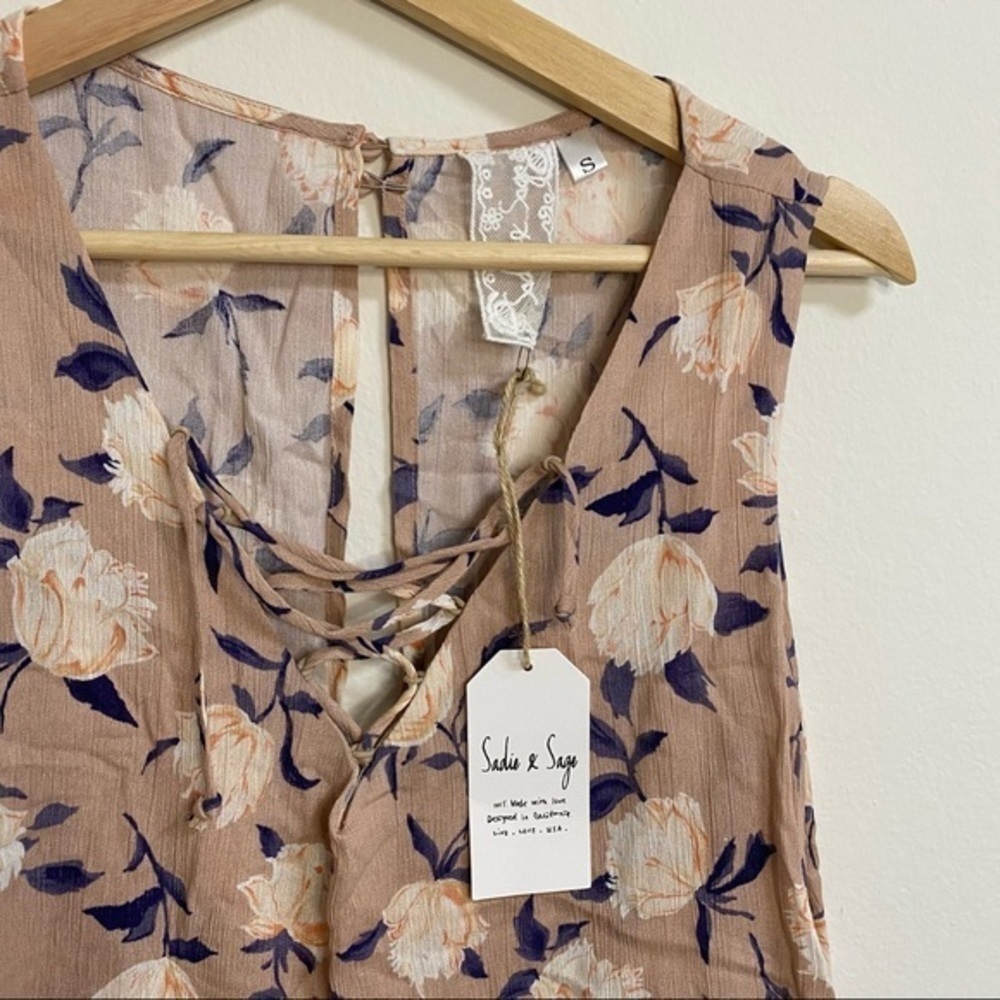 NWT Sadie & Sage floral sleeveless romper - Picture 6 of 8